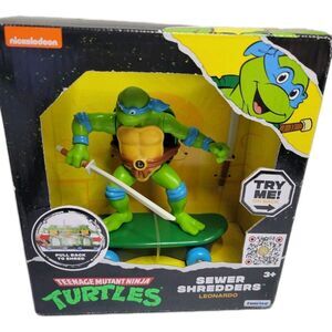 Teenage Mutant Ninja Turtles Sewer Shredders Leonardo  Skateboard New